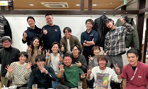 マルシェを初開催する「八王子びょんびょん引っ張り隊」＝主催者提供