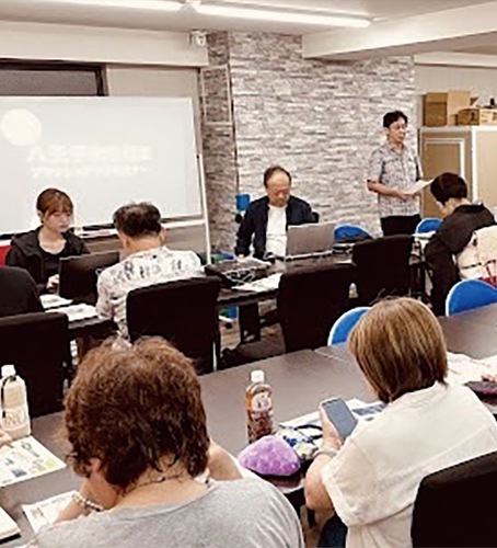 Instagramの効果的な運用法を習得した参加者たち＝実行委員会提供