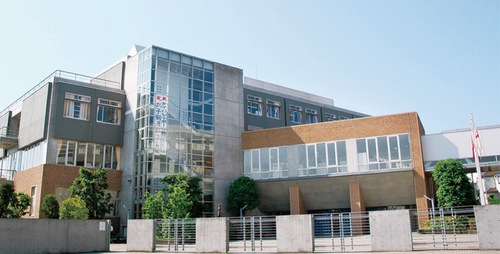 １９９８（平成10）年に完成した現校舎
