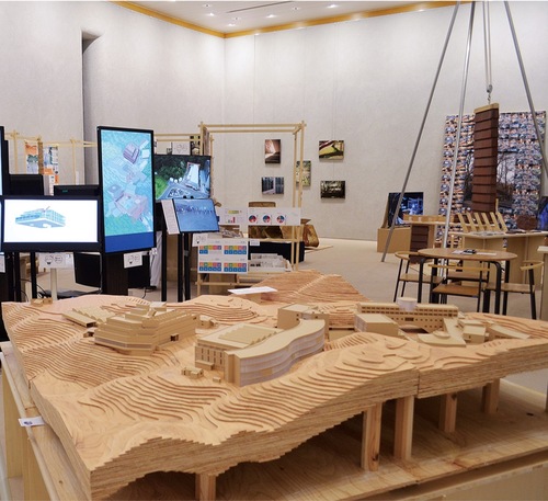 さまざまなジャンルの作品展示が楽しめる