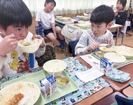 給食に｢ファンモン｣メニュー