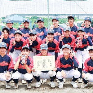 今年４月女子軟式野球春季関東大会で準優勝したスマイリーズ＝同チーム提供
