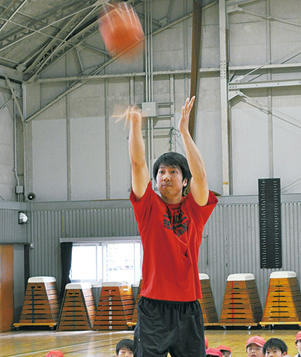 シュートを披露する亀崎選手