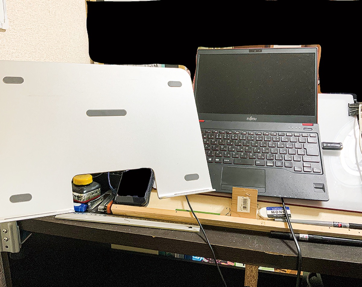 今仁さんの制作道具＝提供画像