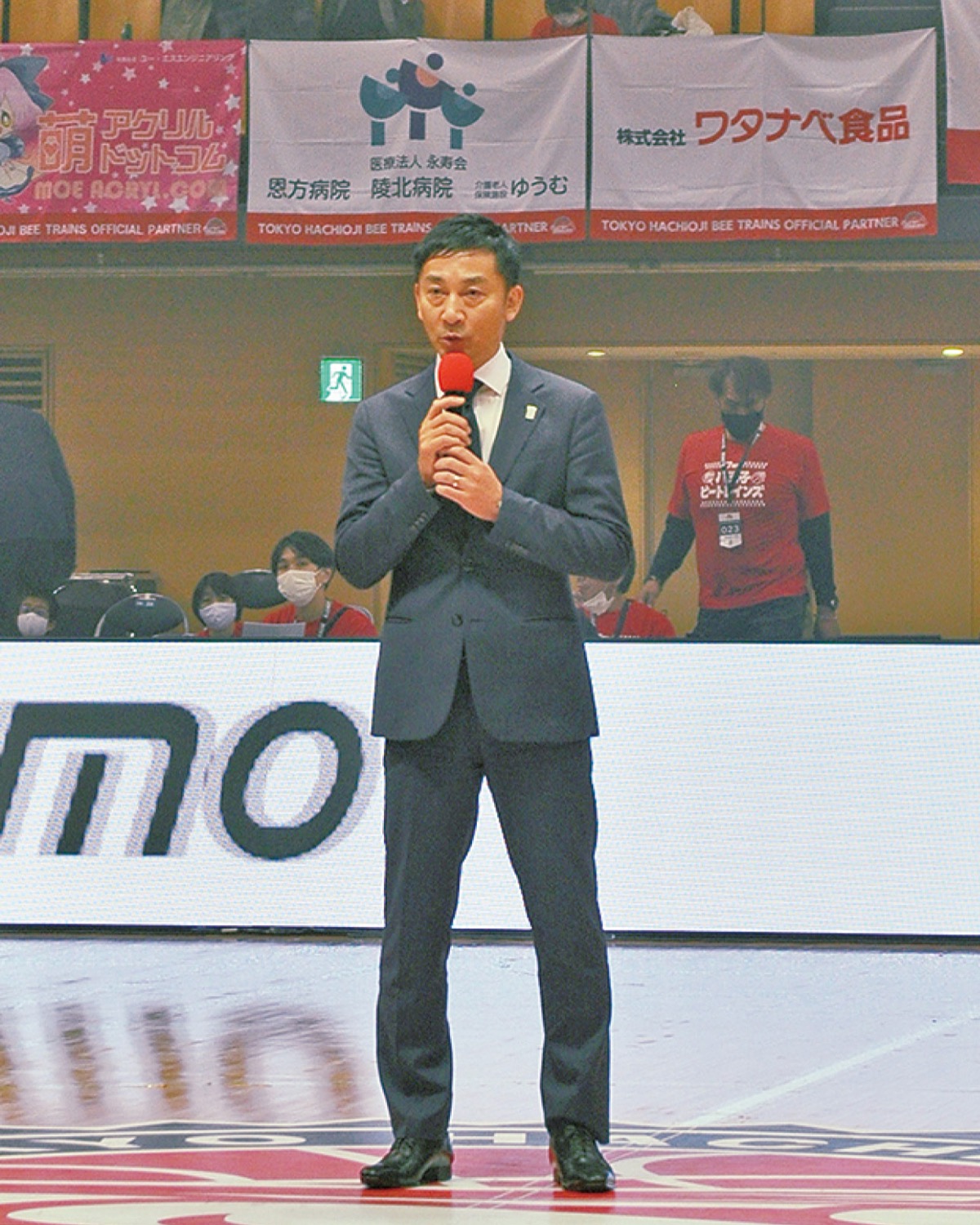 あいさつをする島田チェアマン