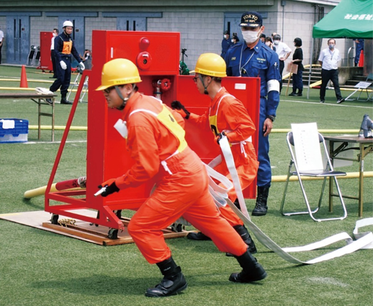 自衛消防隊 市内32隊 技術競う 3年ぶり訓練審査会 八王子 タウンニュース