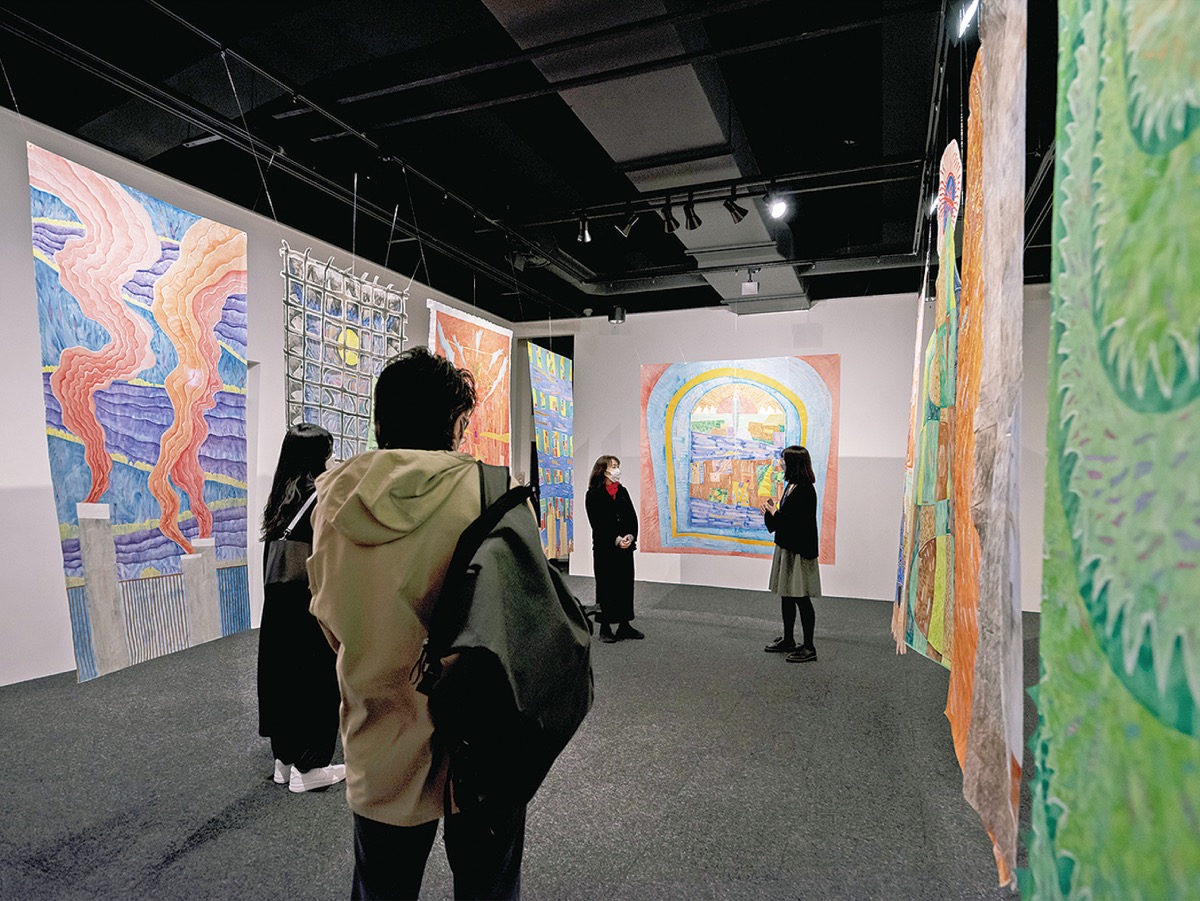 多摩美術大学美術館で行われた昨年度の展示風景＝同大提供