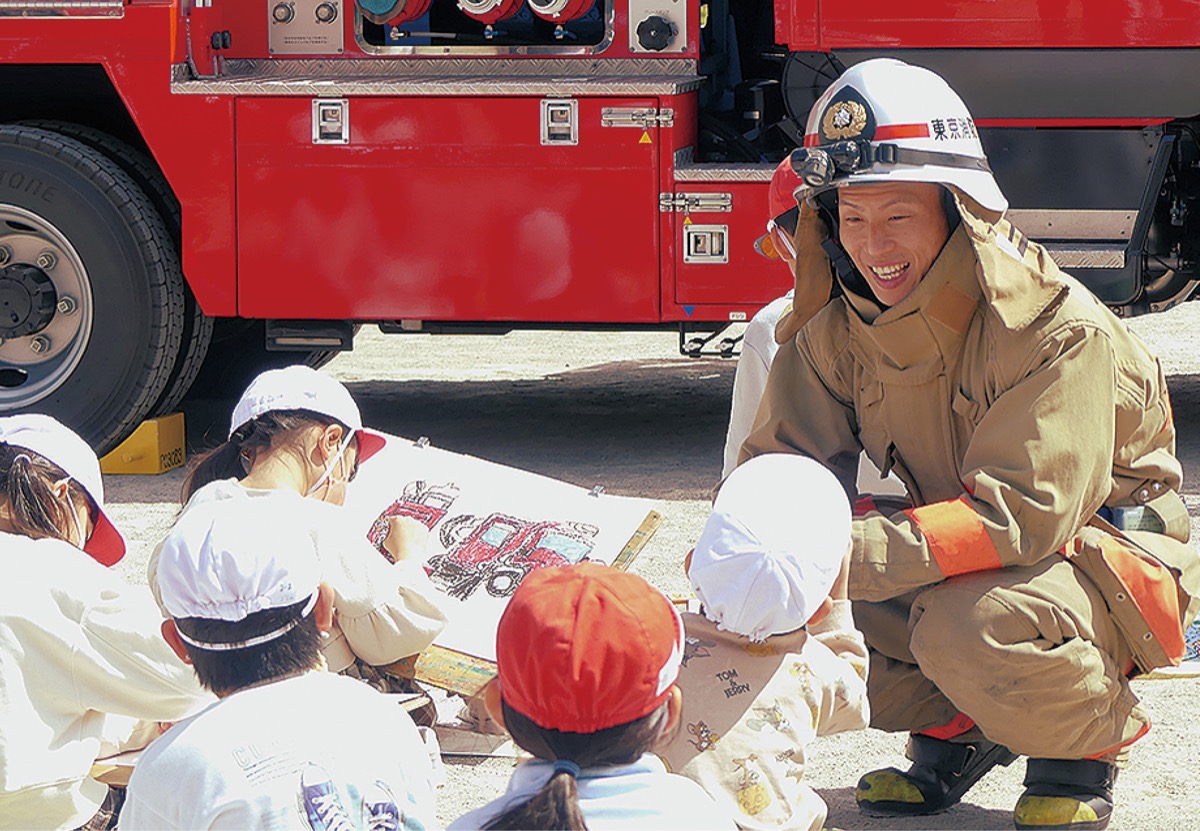 ｢描けたよ、消防車｣ (写真1)