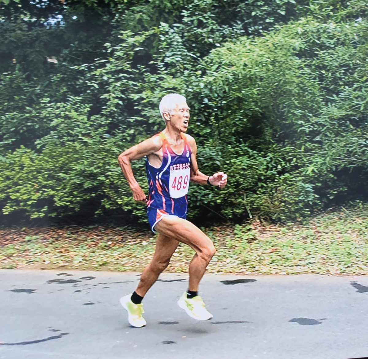 優勝した東京マスターズロードで走る上林さん（２０１９年）