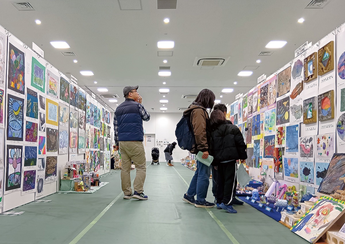 児童らの力作、３７２４点