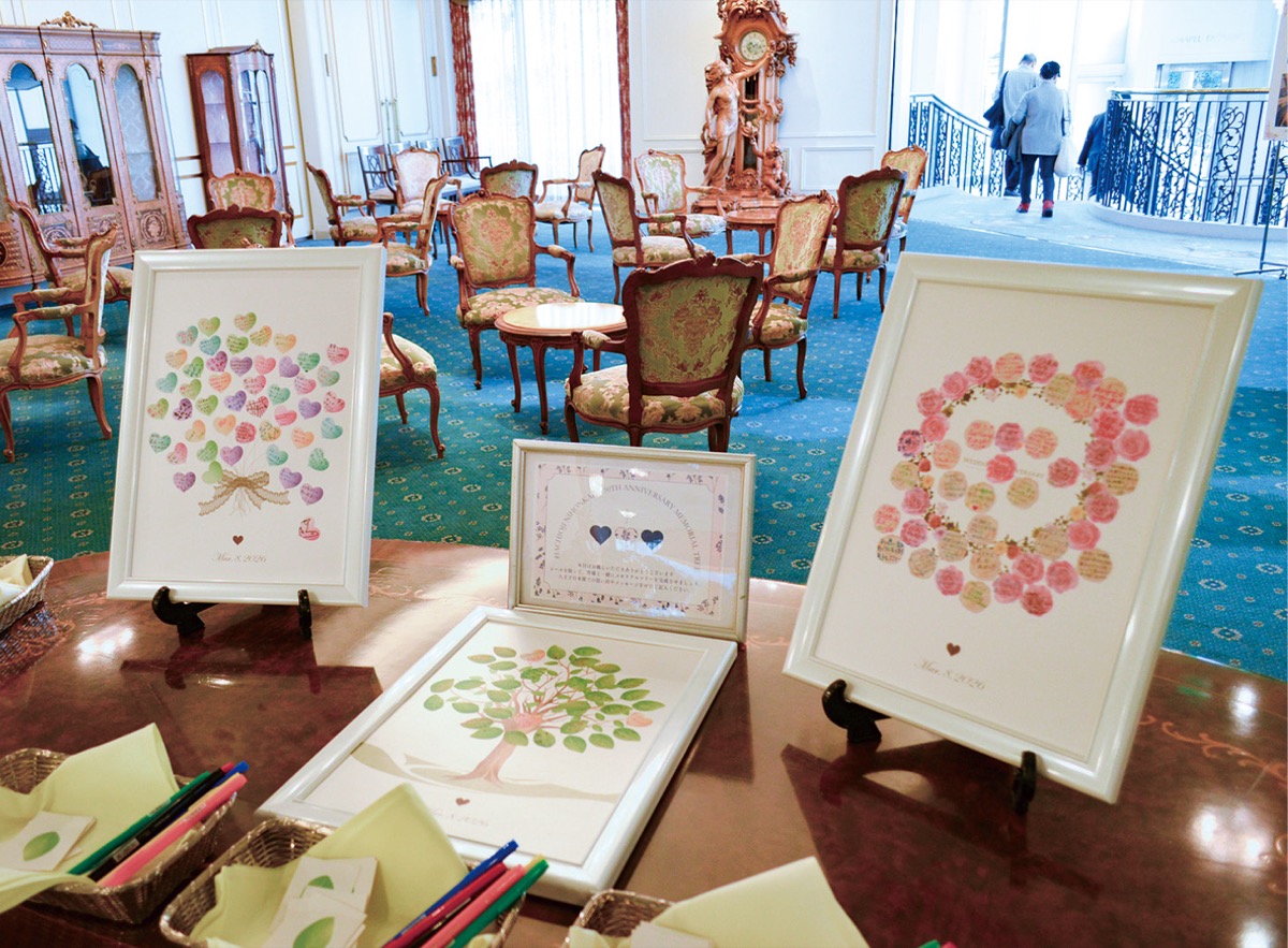 来館者が思い出のメッセージを綴った