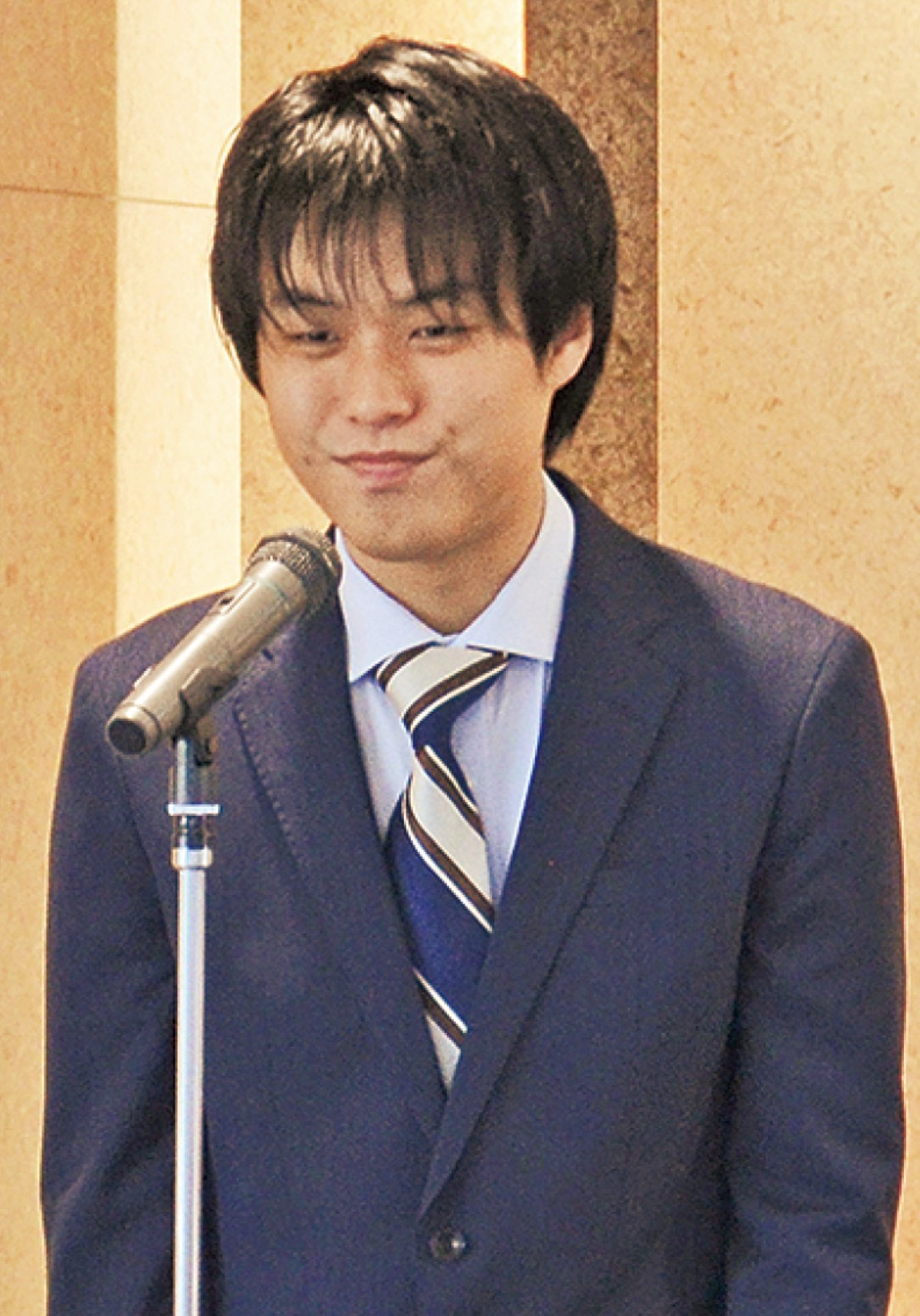 挨拶する大塚さん