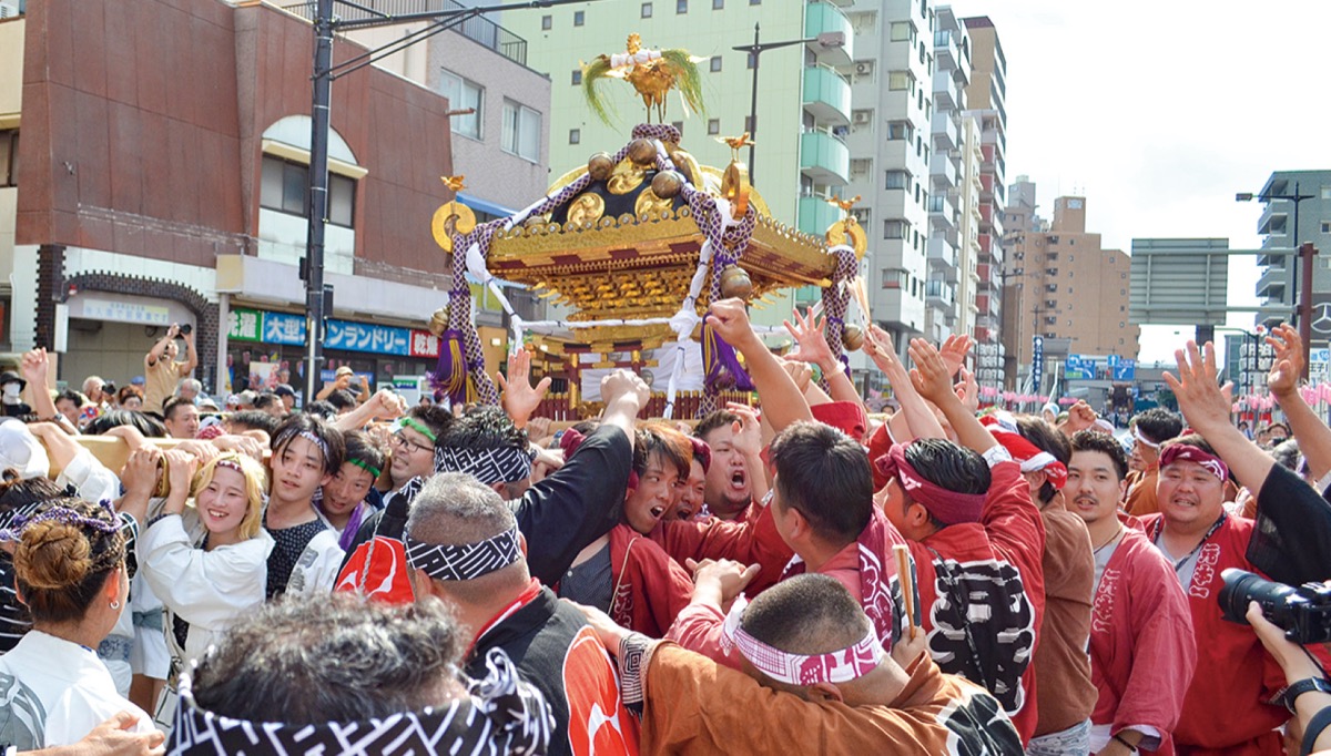 多賀神社の「千貫みこし」