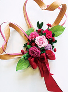 加工花で壁飾りを