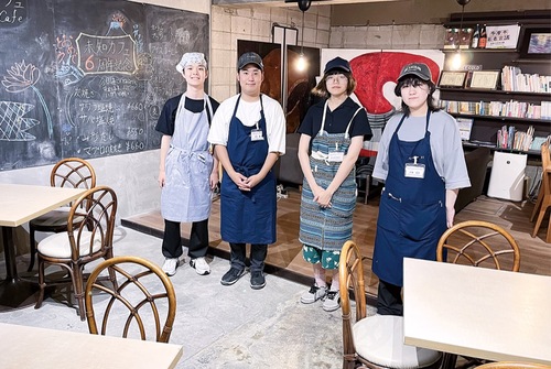 「子どもの居場所るぴなす」を運営するスタッフ＝６月９日