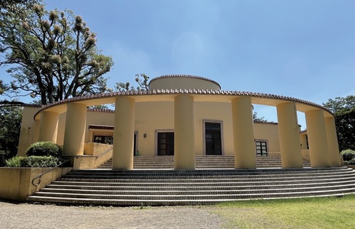 桜ヶ丘公園内にある旧多摩聖蹟記念館