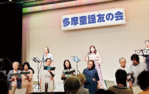 元気な歌声が響く