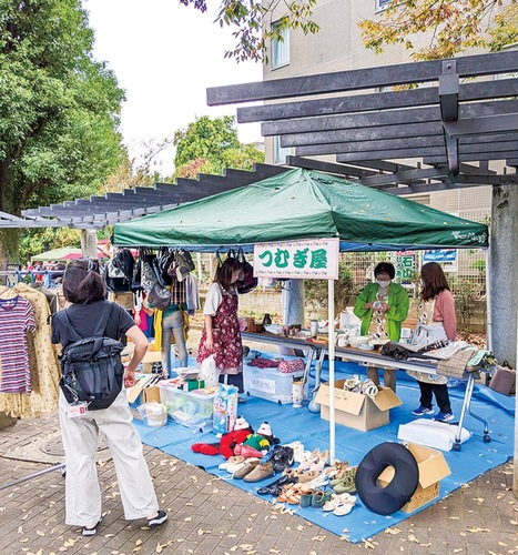 つむぎ館だけではなく公園もにぎやかに＝昨年