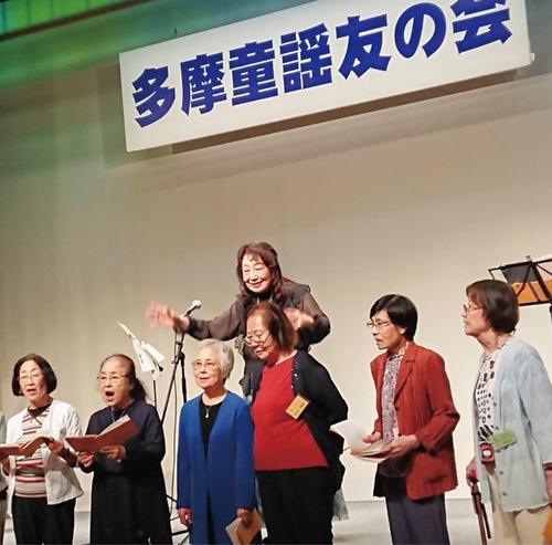 高山代表が指導する童謡のつどい