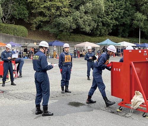 大会に臨む自衛消防隊
