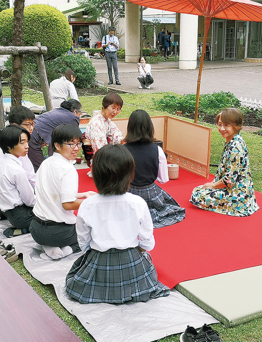 野点 で地域と交流 多摩中学校 約110人が参加 多摩 タウンニュース