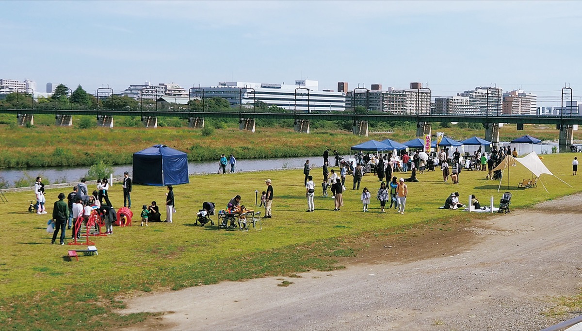 多摩川河川敷にできた「せいせきカワマチ」