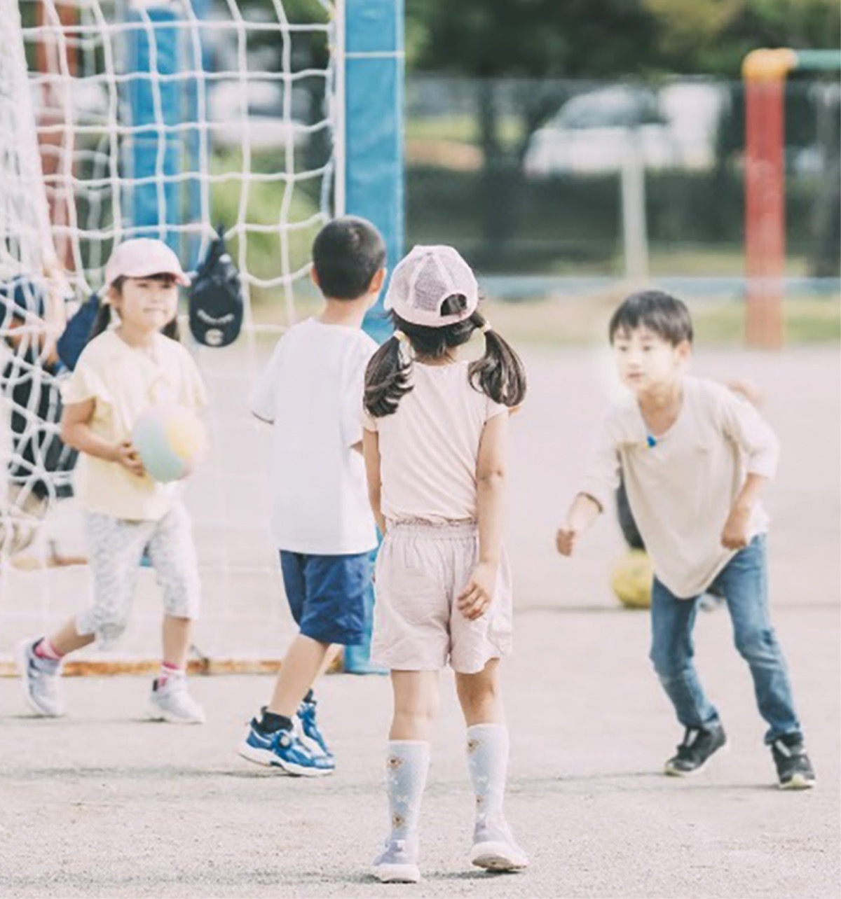 東愛宕小学童クラブ　外遊びの様子