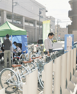 高座渋谷駅IKOZA西にある自転車置き場水色の自転車は全て新品