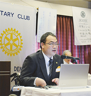 自身の経験を語る菅原さん