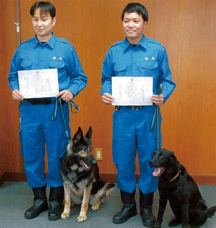 （左から）太田警部補、アイル、澤田巡査部長、バリー