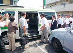 運行開始当初には松沢成文県知事（当時）も視察に