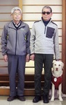 鳥原さん（右）と事務局の谷口宣雄さん