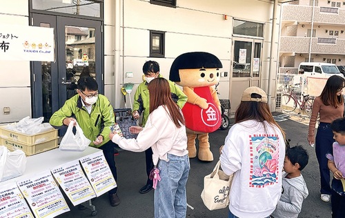 多くの人が訪れた