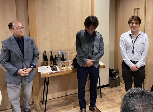 （左から）栗城会長、長谷川実行委員長、藤岡副実行委員長