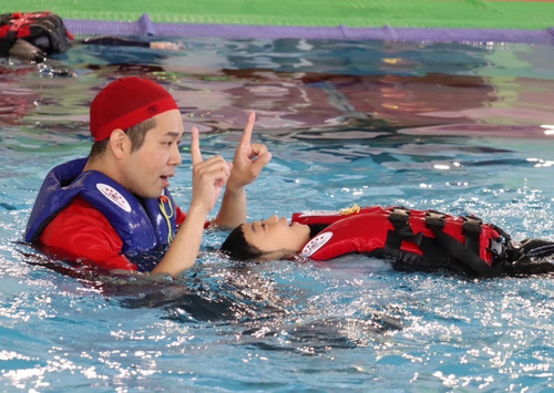 指導を受ける生徒