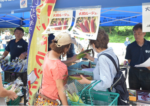 昨年の即売会の様子
