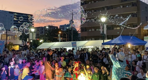 たくさんのシャボン玉に歓喜の声が上がった