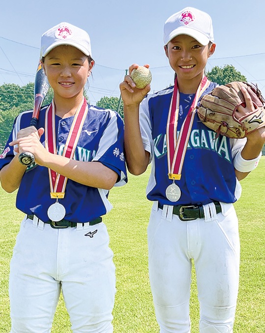 長打力が武器の多喜さん（左）と俊足と守備力に自信がある千葉さん（右）＝８月30日・市内桜森