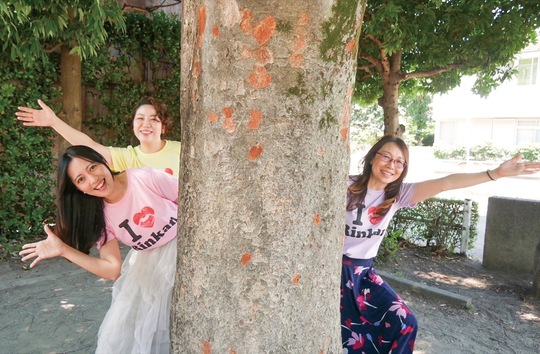 ミュージックビデオのワンシーン＝提供