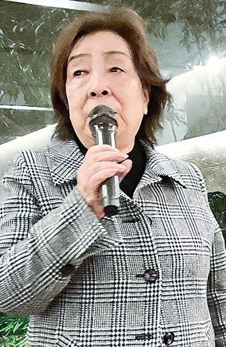 祝賀会であいさつする竹村会長＝17日・海老名市内