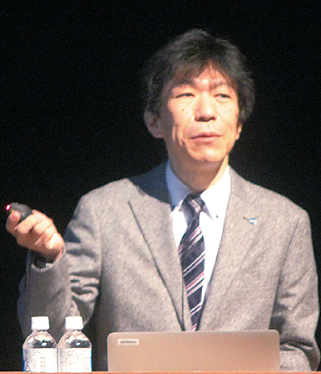 講師の有賀哲夫さん
