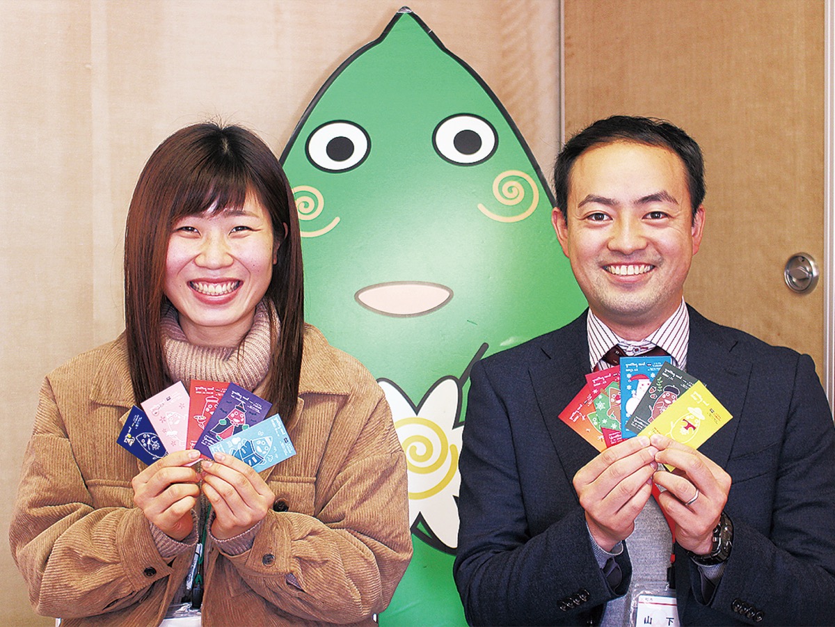 デザイン担当の山下さん（右）と新田さん