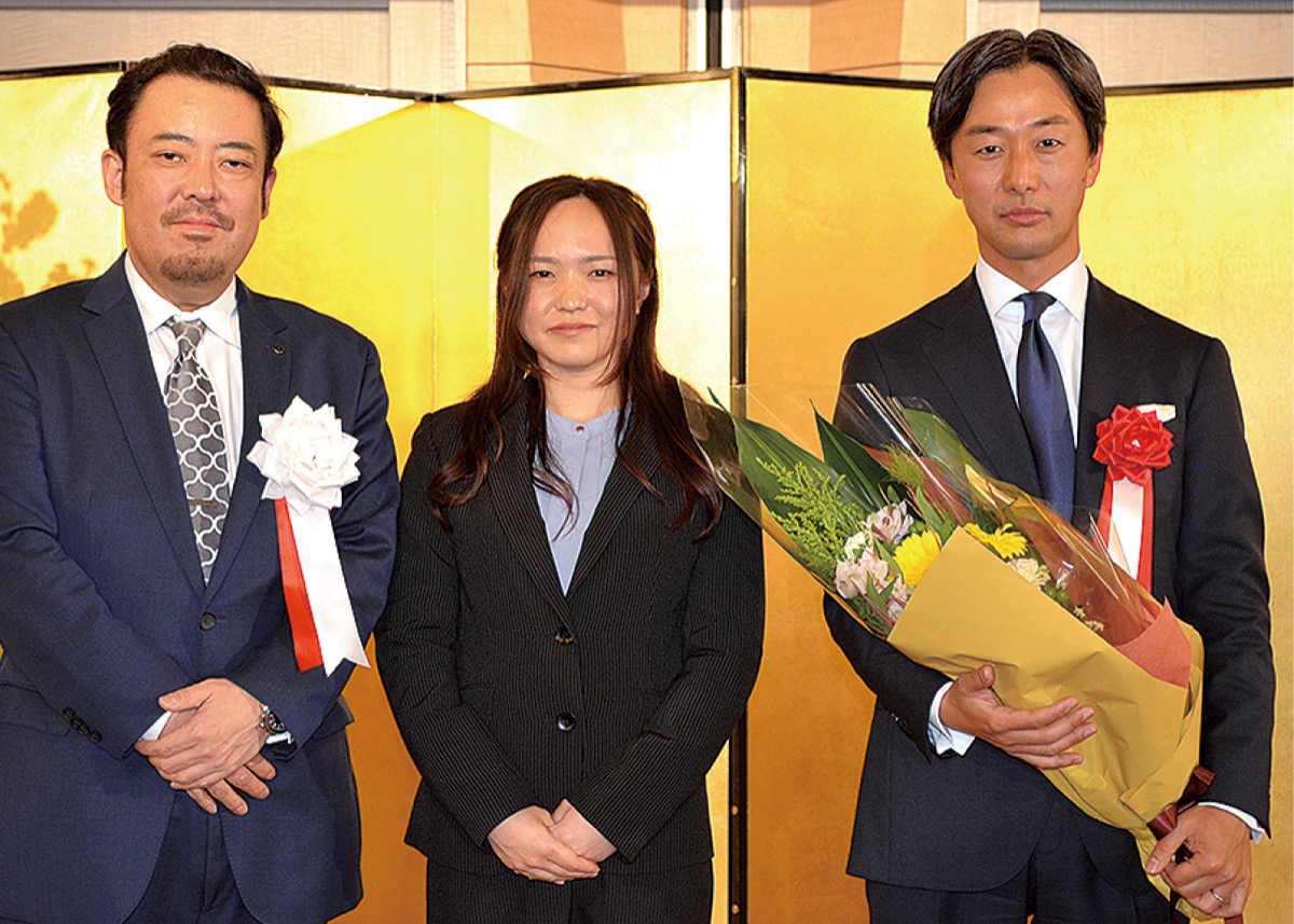大多和社長（右）と安田社長（左）