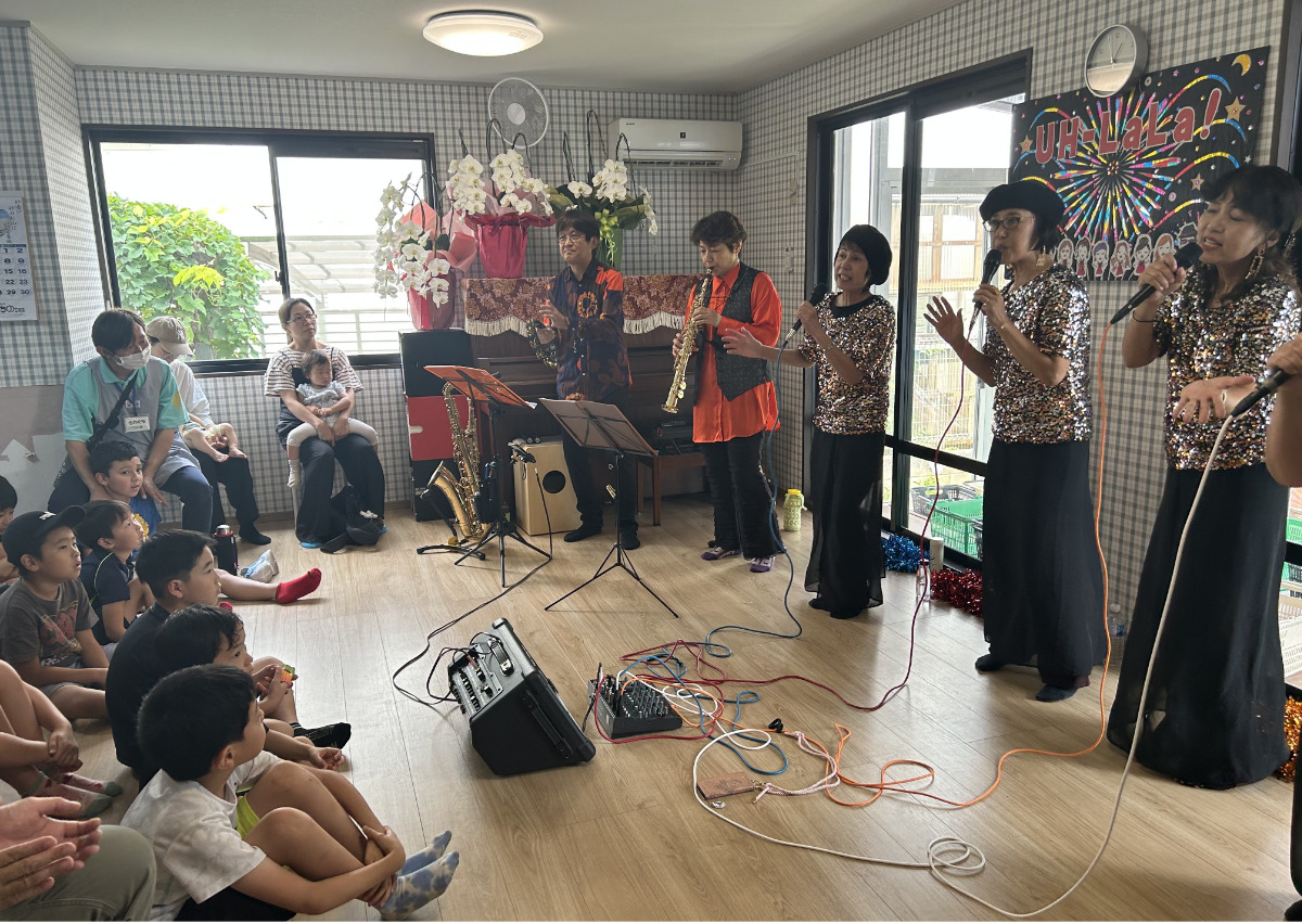 爽やかな歌声で魅了