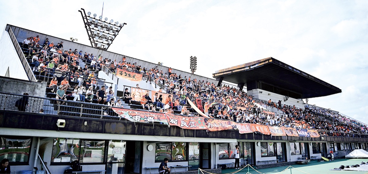 客席がオレンジ色に