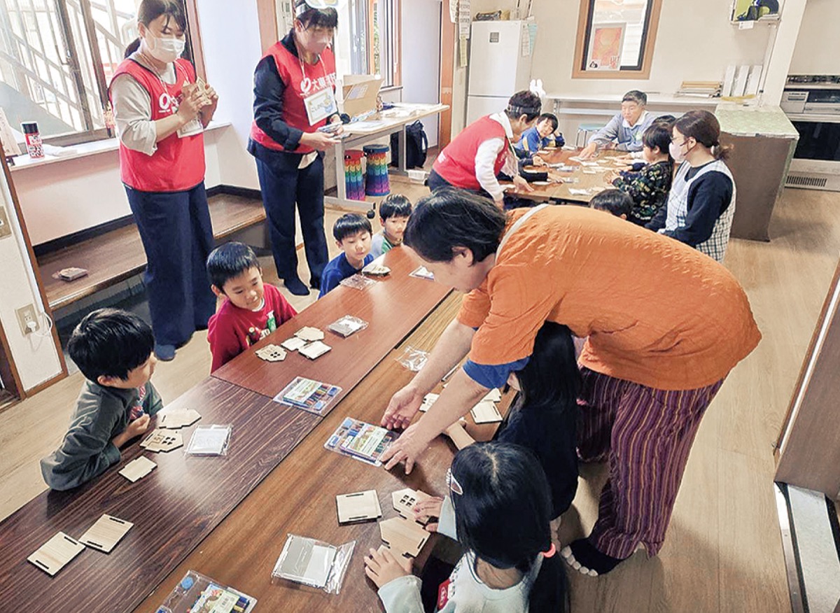 木の大切さを学ぶ