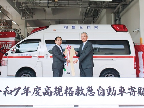 北川秀幸副市長と井原厚病院長