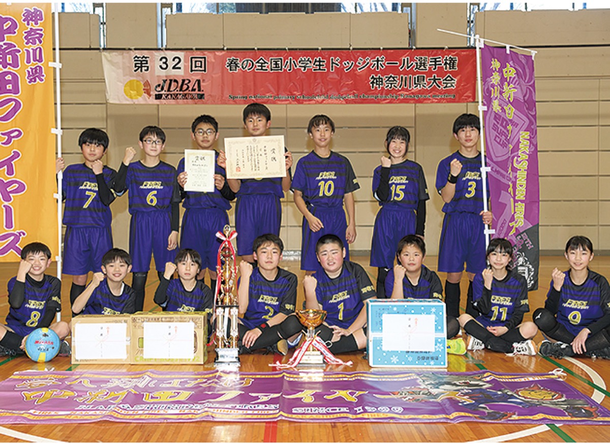 優勝を喜ぶメンバーたち
