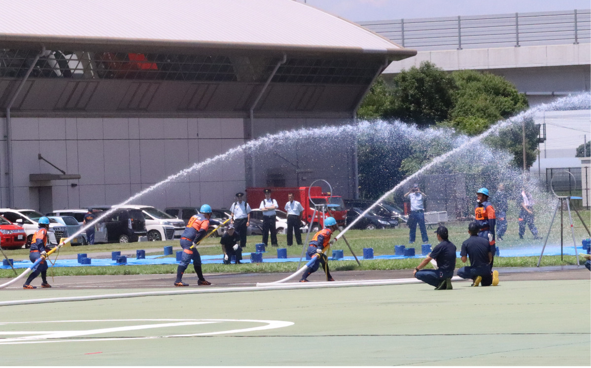 素早く正確に放水 (写真3)