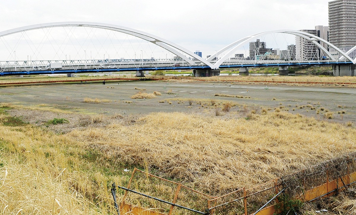 河川敷に広場整備へ